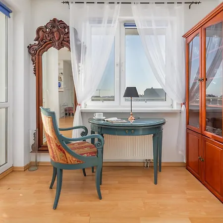 One Bedroom Apartment With Balcony In Poznan By Noclegi Renters