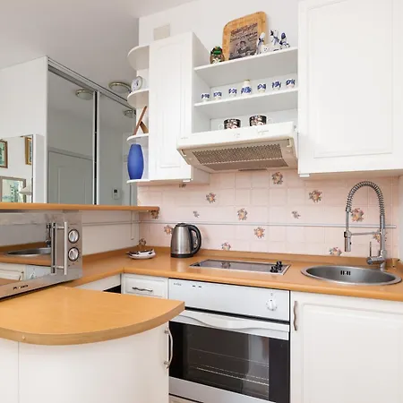 One Bedroom With Balcony In By Renters Apartment