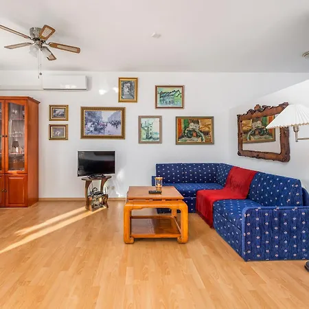 One Bedroom With Balcony In By Renters * Познань